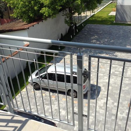 Sweet Home Apartment Дьор Екстериор снимка