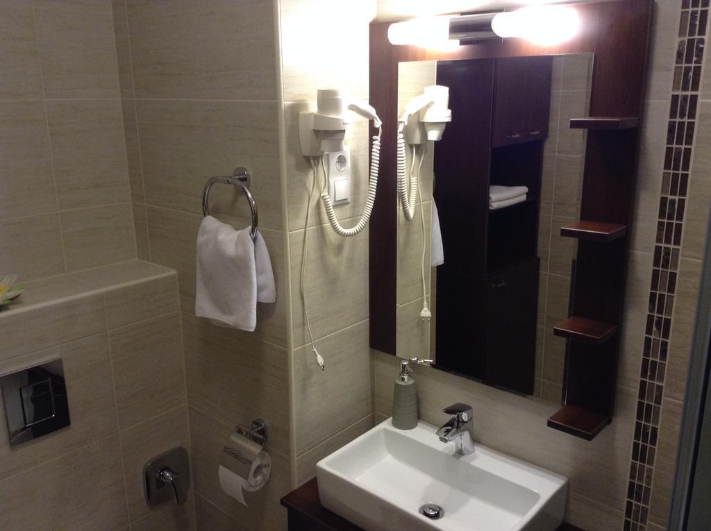 Sweet Home Apartment Дьор Екстериор снимка