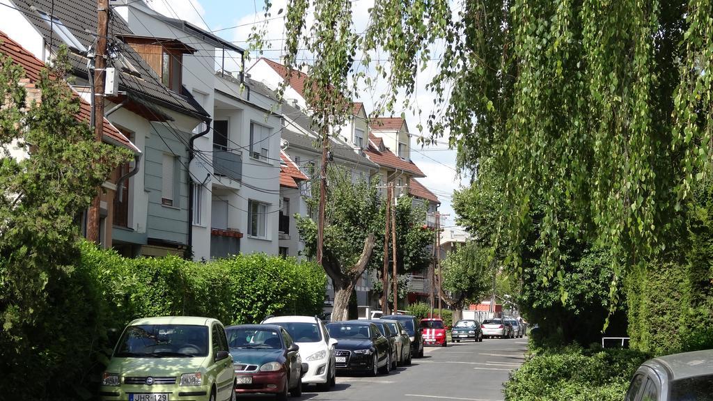 Sweet Home Apartment Дьор Екстериор снимка