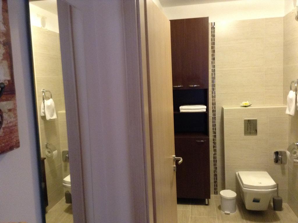Sweet Home Apartment Дьор Екстериор снимка